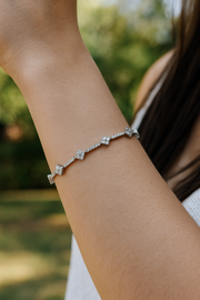 Geometric Link Diamond Tennis Bracelet with Round Cut Diamonds in Gold or in 10K/14K gold and platinum with certified lab-grown or natural diamonds