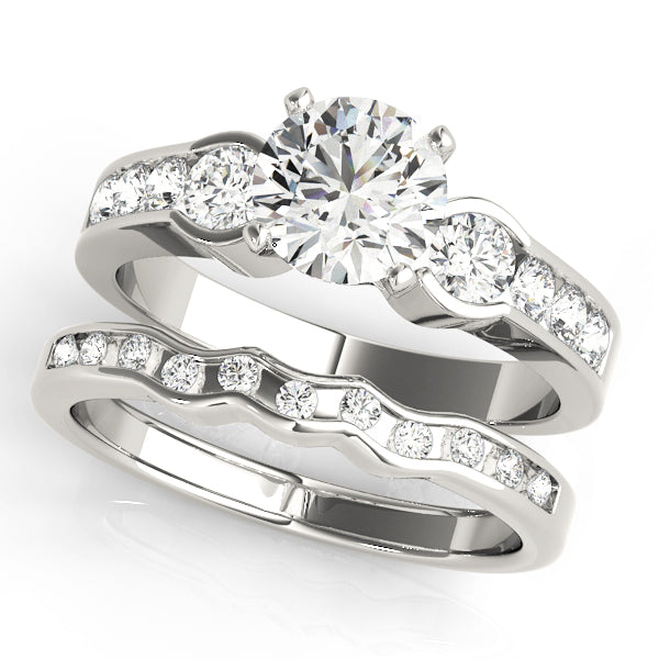 Round Diamond Engagement Ring with Graduated Side Stones in 10K/14K gold and platinum with certified lab-grown or natural diamonds