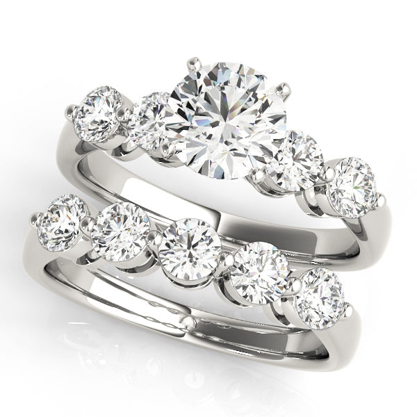 Luxe Prong-Set Round Diamond Engagement Ring in 10K/14K gold and platinum with certified lab-grown or natural diamonds