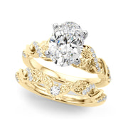 Dazzling Center Oval Diamond Engagement Ring â€” 10K/14K Gold & Platinum