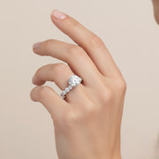 Round Diamond Engagement Ring with Side Stones in 10K/14K gold and platinum with certified lab-grown or natural diamonds