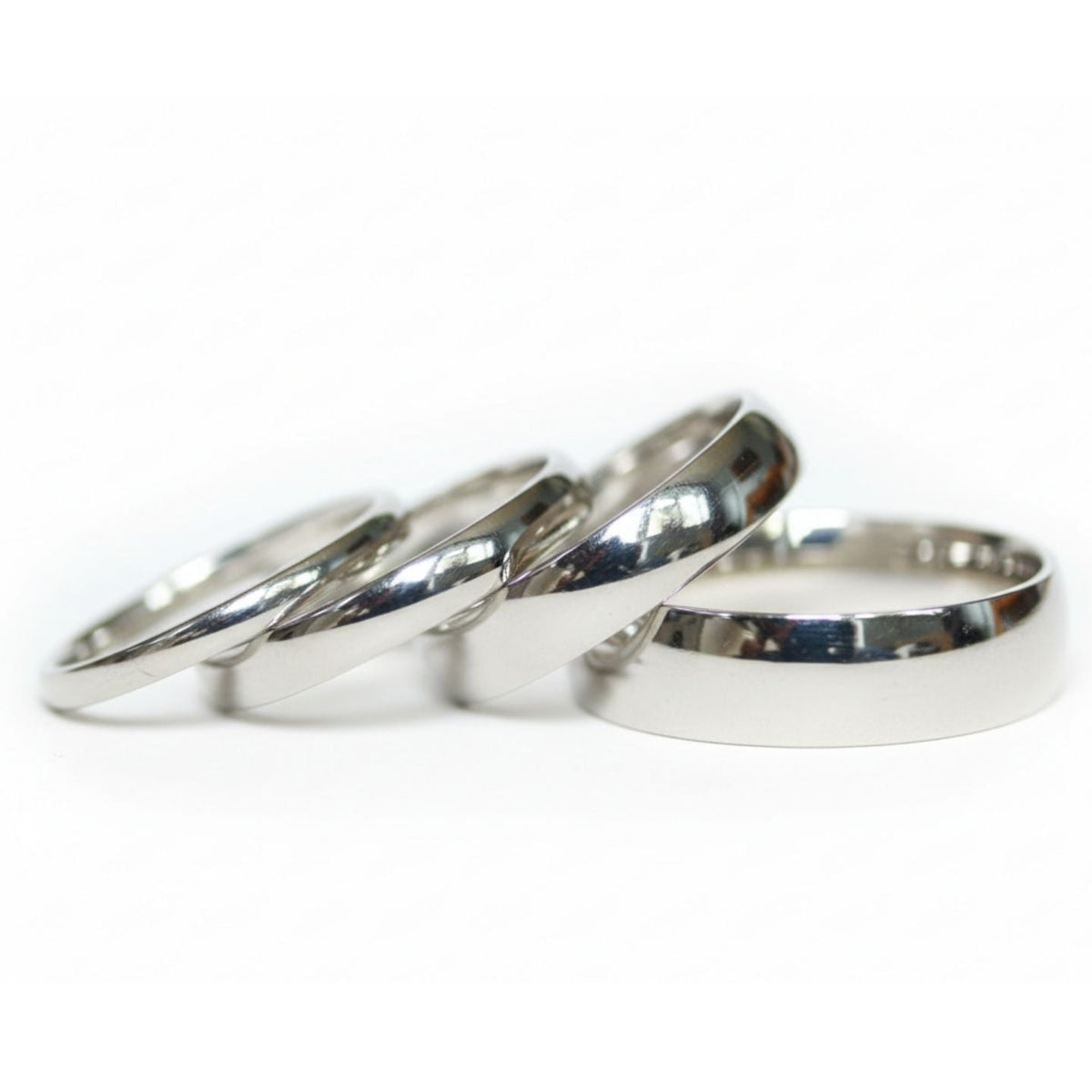 Court Shape Plain Wedding Band for Women in 10K/14K gold and platinum with certified lab-grown or natural diamonds
