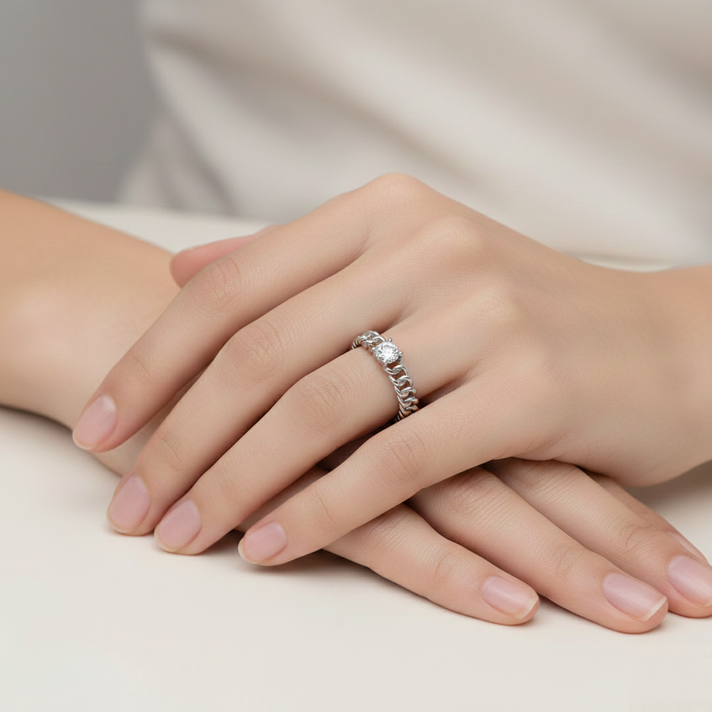 Chain-Link Round Diamond Solitaire Ring in 10K/14K gold and platinum with certified lab-grown or natural diamonds