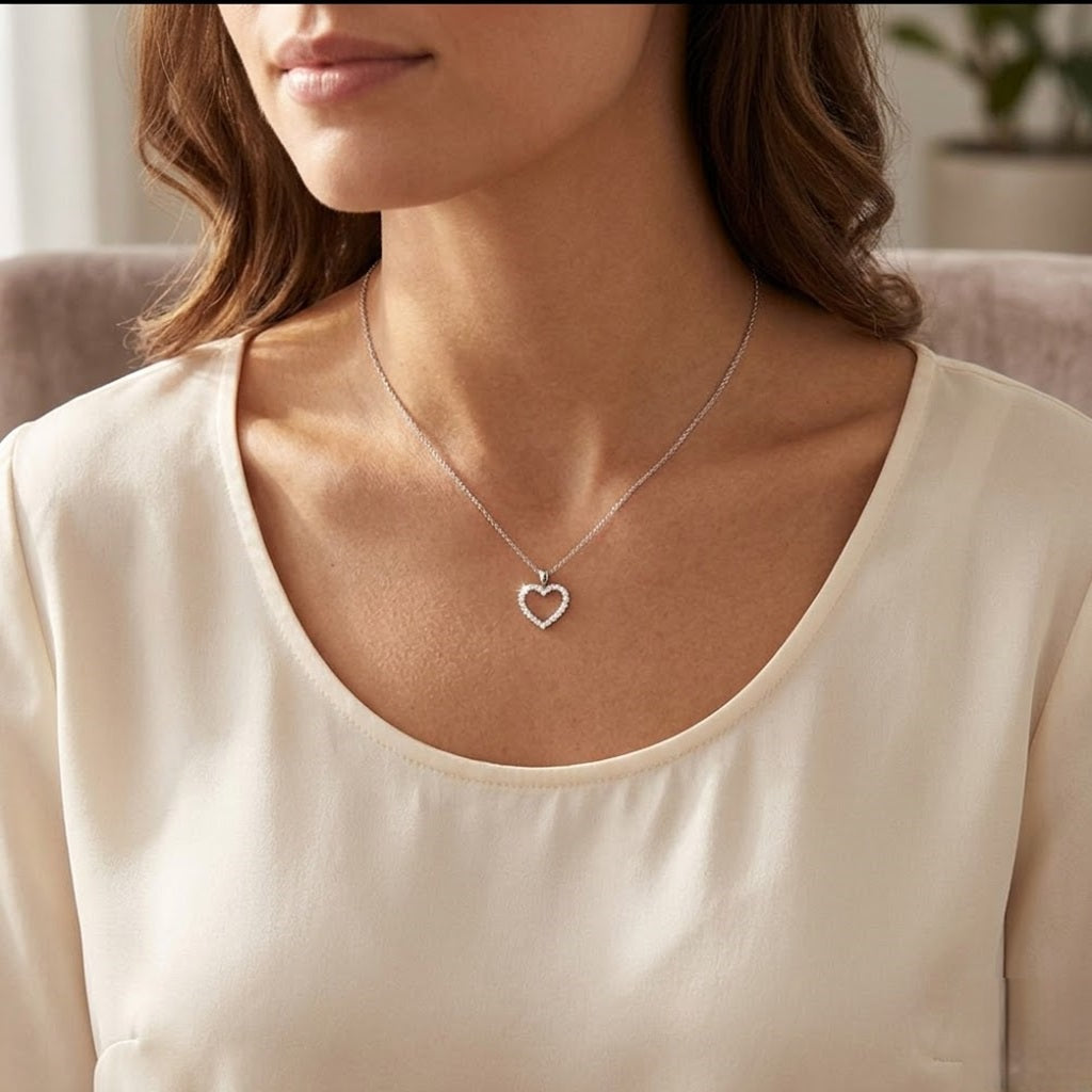 Heart Round Cut Diamond Pendant in 10K/14K gold and platinum with certified lab-grown or natural diamonds