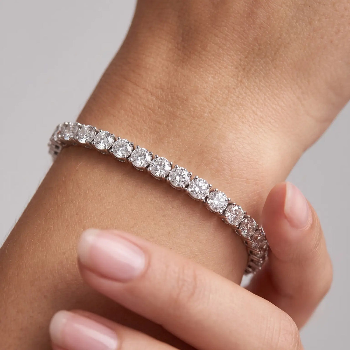 Prong Set Lab Grown Diamond Tennis Bracelet in 10K/14K gold and platinum with certified lab-grown or natural diamonds