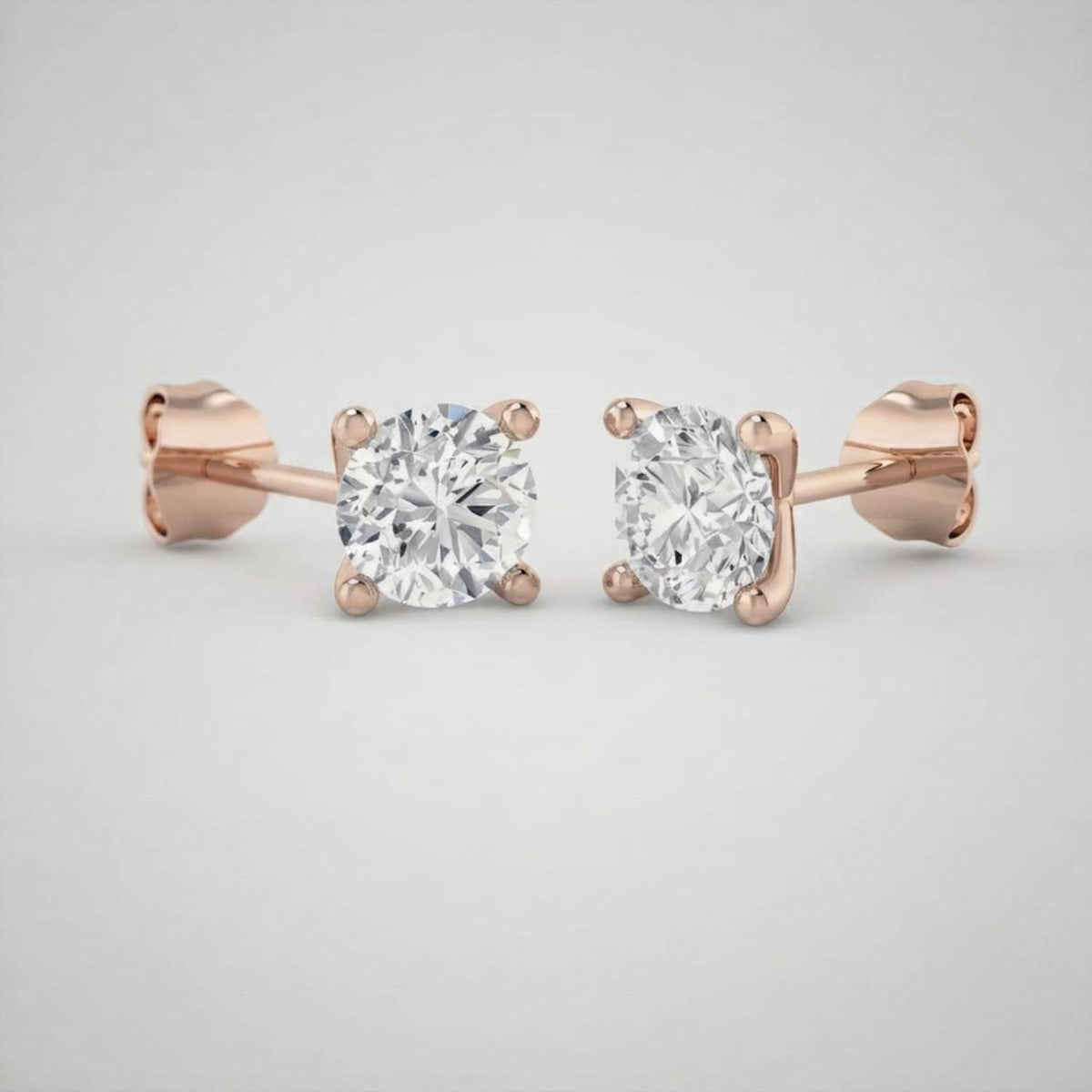 Stud Earrings with Round Brilliant Cut Diamonds - DE/VVS - Gold & in 10K/14K gold and platinum with certified lab-grown or natural diamonds